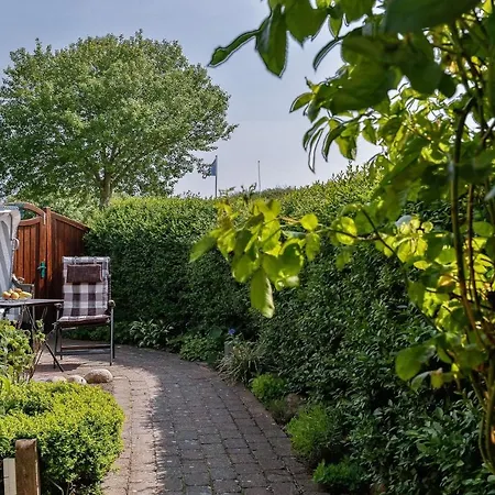 Haus-blum-schoene-ferienwohnung-in-absolut-ruhiger-lage-in-westerland