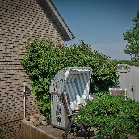 Haus-blum-schoene-ferienwohnung-in-absolut-ruhiger-lage-in-westerland Apartamento *