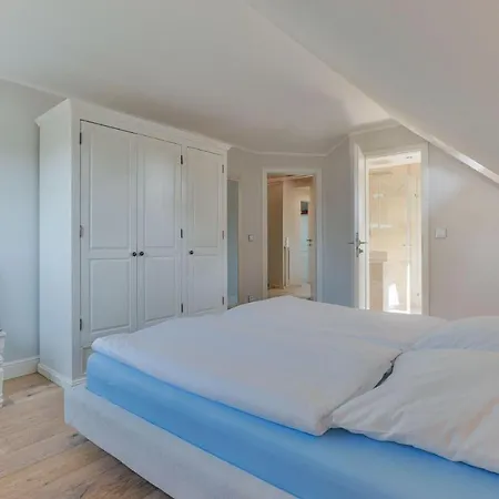 Haus-blum-schoene-ferienwohnung-in-absolut-ruhiger-lage-in-westerland شقة فيسترلاند