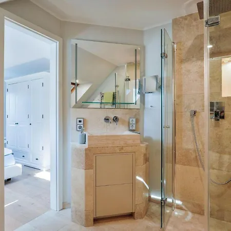 Haus-blum-schoene-ferienwohnung-in-absolut-ruhiger-lage-in-westerland Apartamento *