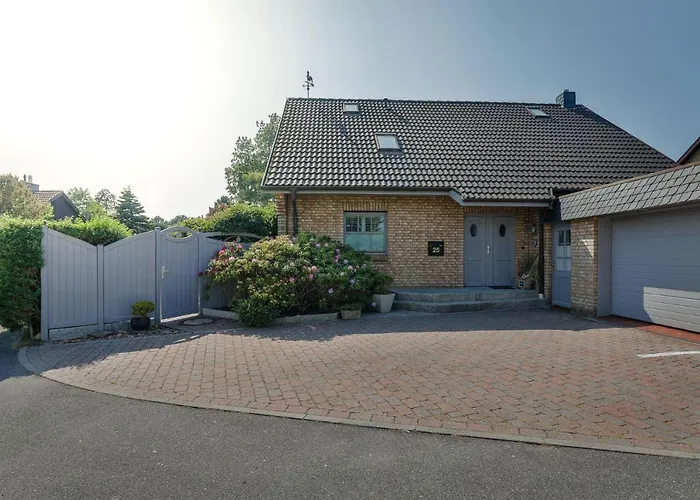 Haus-blum-schoene-ferienwohnung-in-absolut-ruhiger-lage-in-westerland شقة *