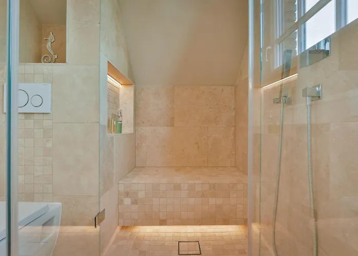 Haus-blum-schoene-ferienwohnung-in-absolut-ruhiger-lage-in-westerland شقة *