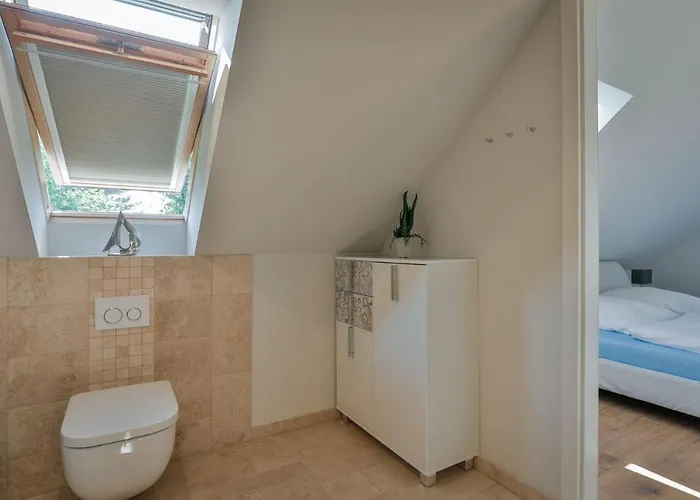 Haus-blum-schoene-ferienwohnung-in-absolut-ruhiger-lage-in-westerland شقة *